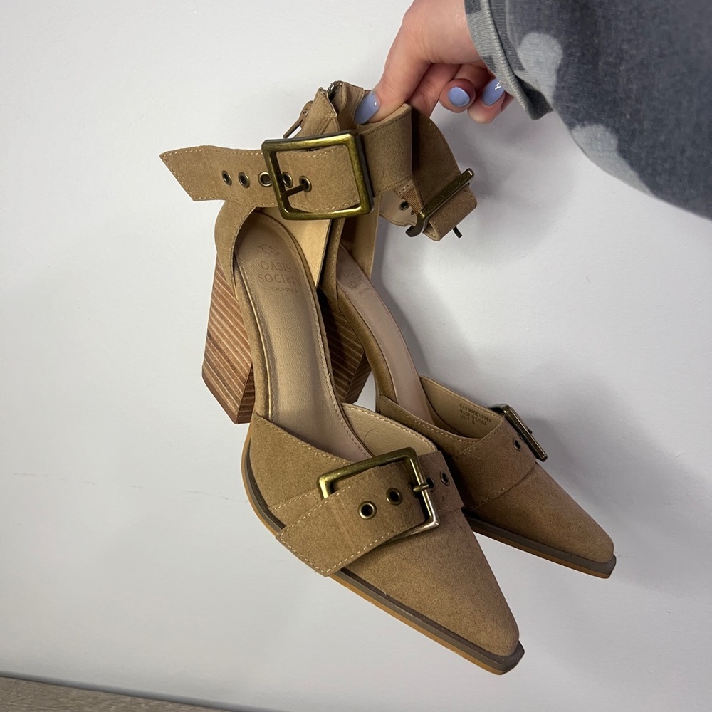 OASIS SPRINGS “The Rachel” Buckle Strap Block Heel Size 7.5